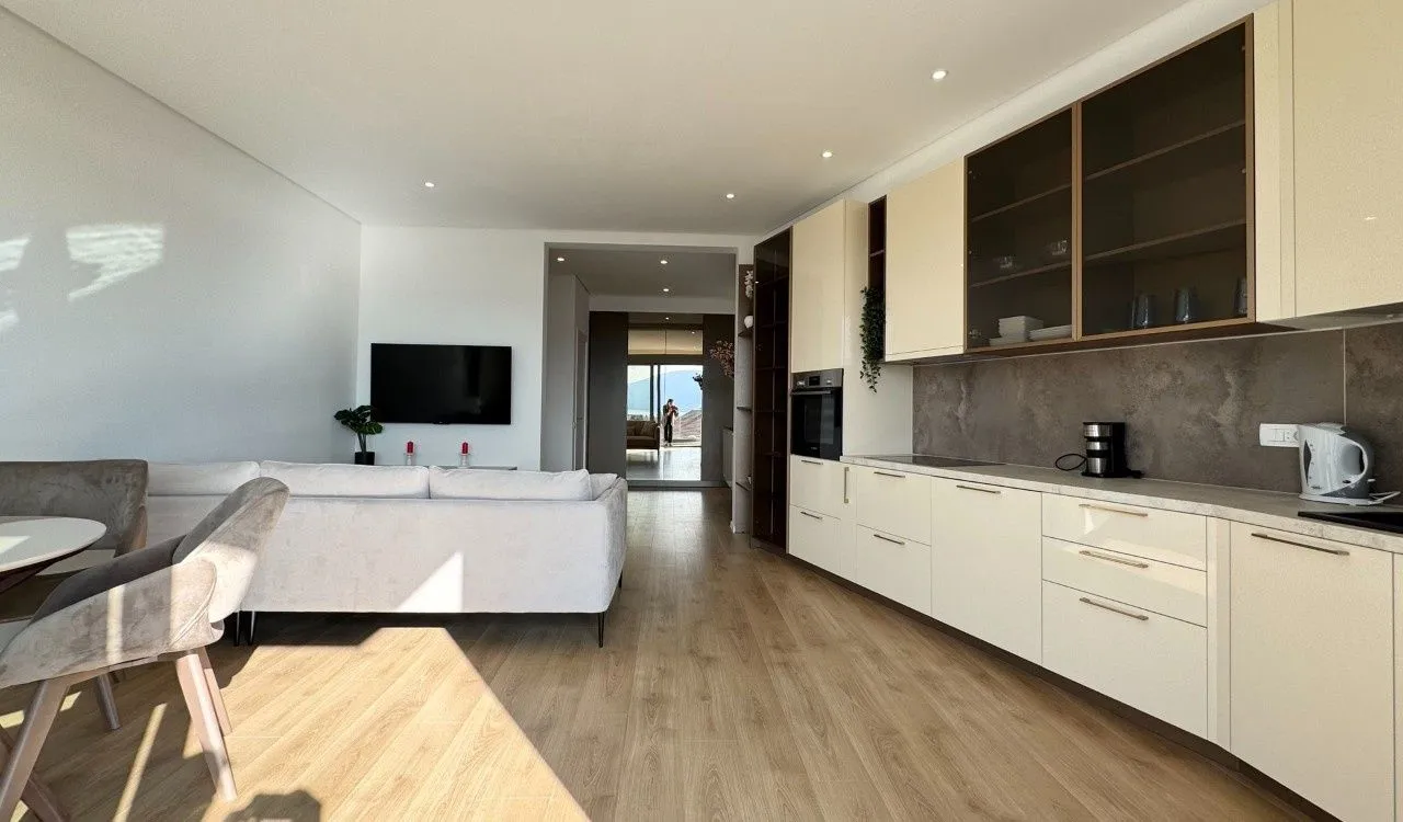 Prodaja, dvosoban stan, 76m², Tivat, Crna Gora