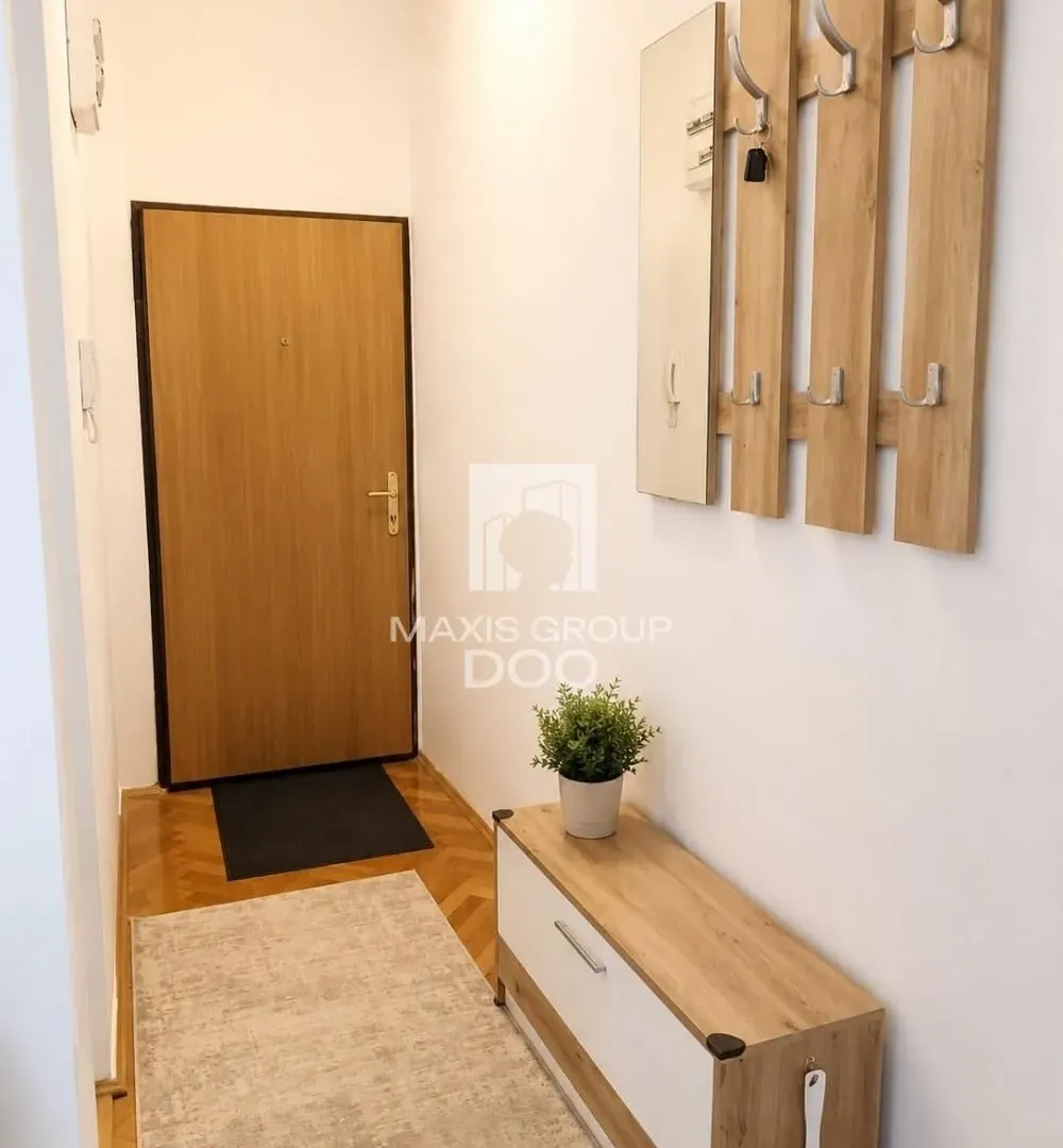 Rent, three bedroom apartment, 80m², Savski Venac, Beograd