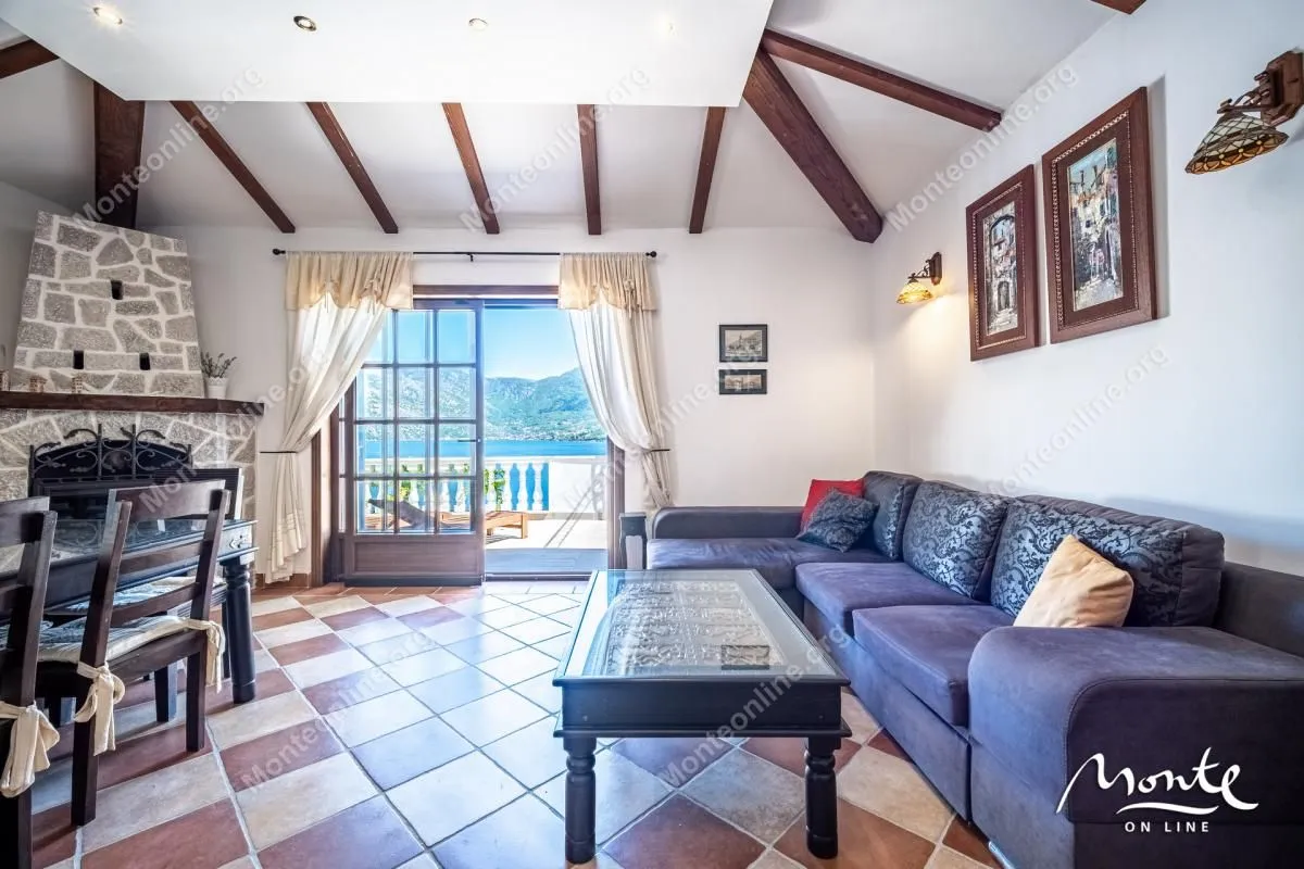 Prodaja, dvosoban stan, 92m², Kostanjica, Kotor