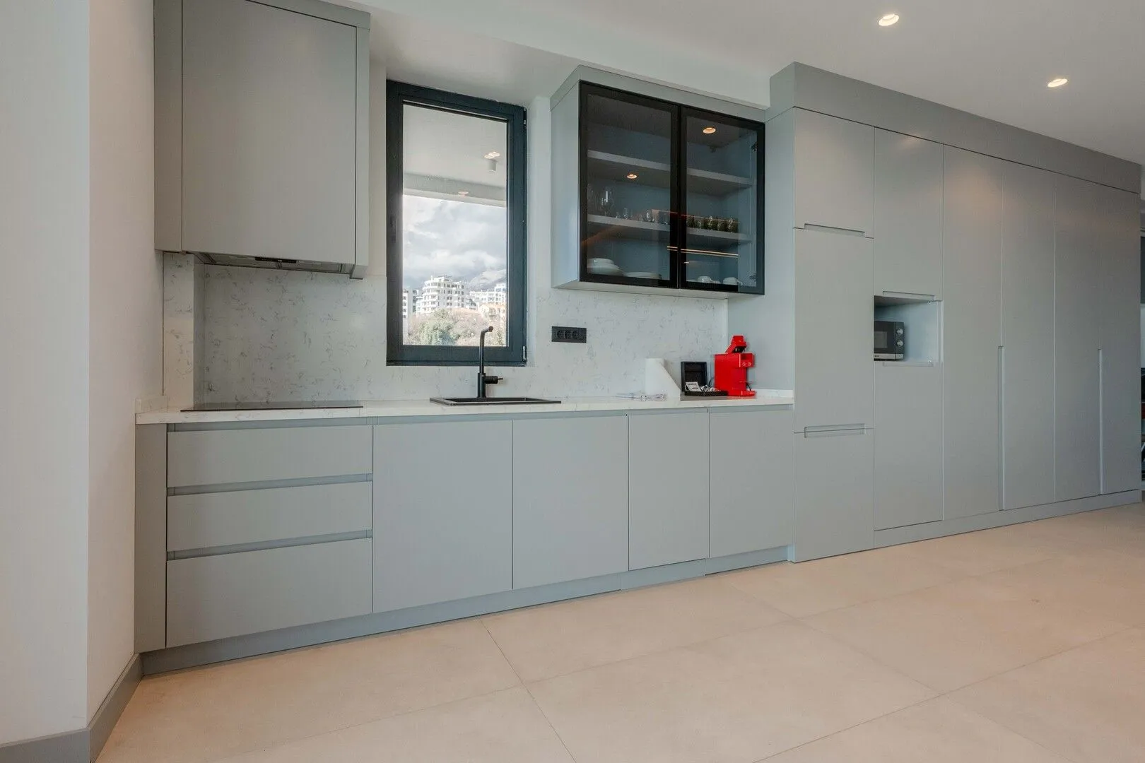 Prodaja, dvosoban stan, 145m², Bečići, Budva
