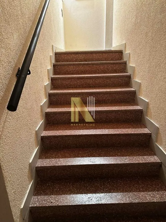 Izdavanje, dvosoban stan, 51m², Sajmište, Novi Sad