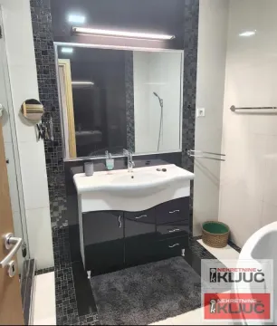Izdavanje, četvorosoban stan, 102m², Bulevar patrijarha Pavla, Novi Sad Sve Podlokacije - image 21