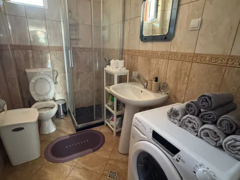 Izdavanje, dvosoban stan, 90m², Đenovići, Herceg Novi - image 7