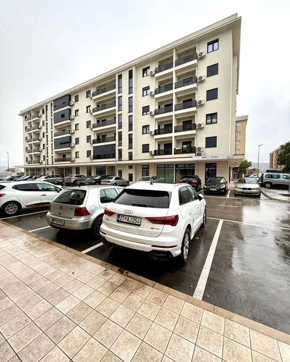 Prodaja, dvosoban stan, 52m², New City, Podgorica