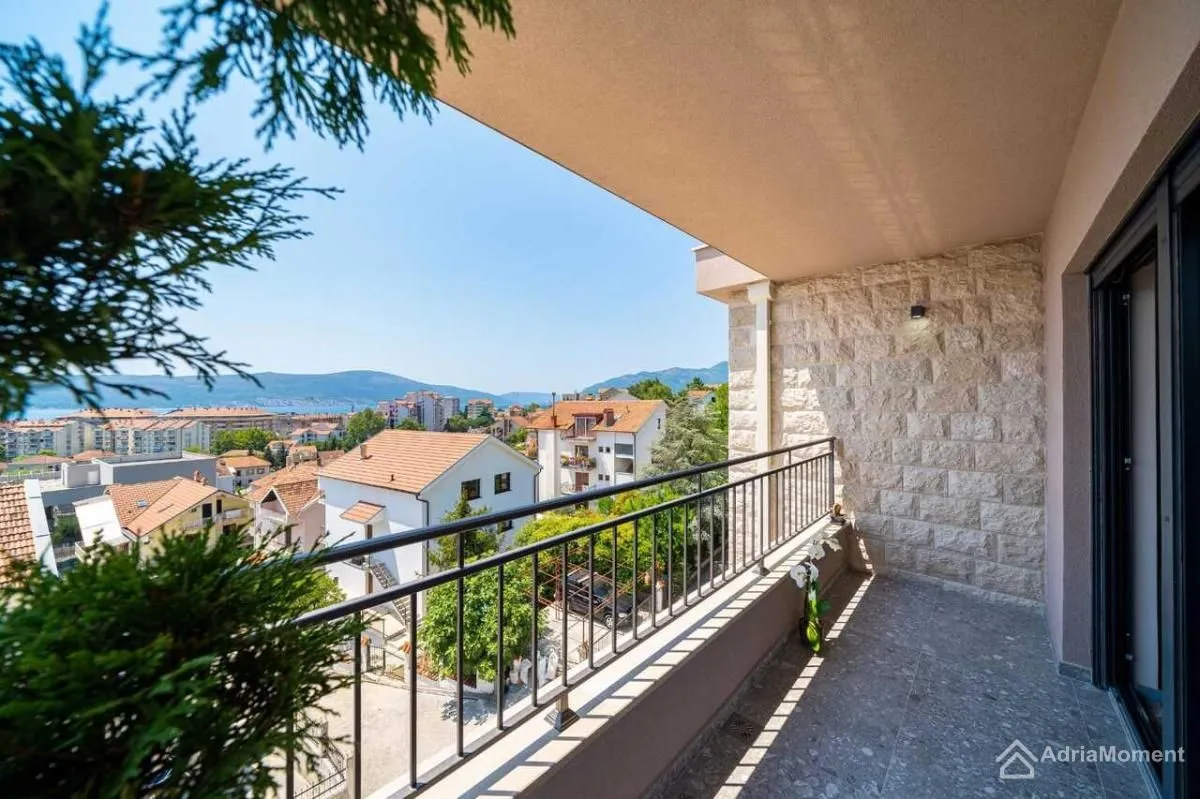 Sale, two bedroom apartment, 78m², Kalimanj, Tivat