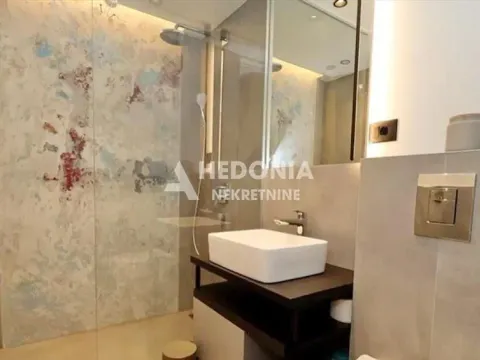 Prodaja, trosoban stan, 107m², Klinički Centar, Beograd - image 12