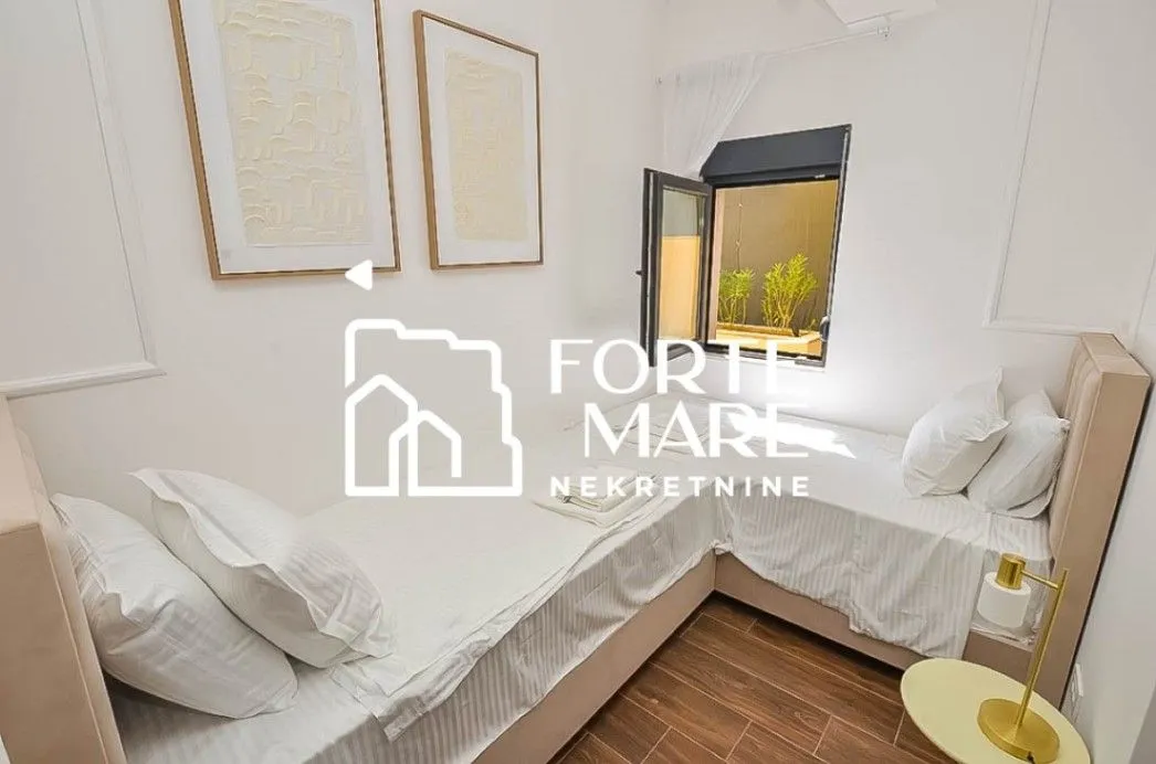 Prodaja, dvosoban stan, 57m², Njivice, Herceg Novi