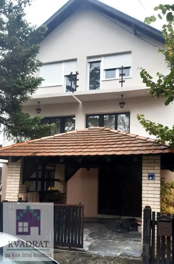 Prodaja, kuća, 219m², Centar, Ub
