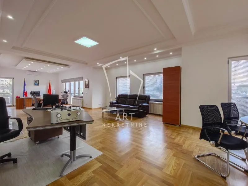 Prodaja, trosoban stan, 157m², Brace Jerković, Voždovac Sve Podlokacije