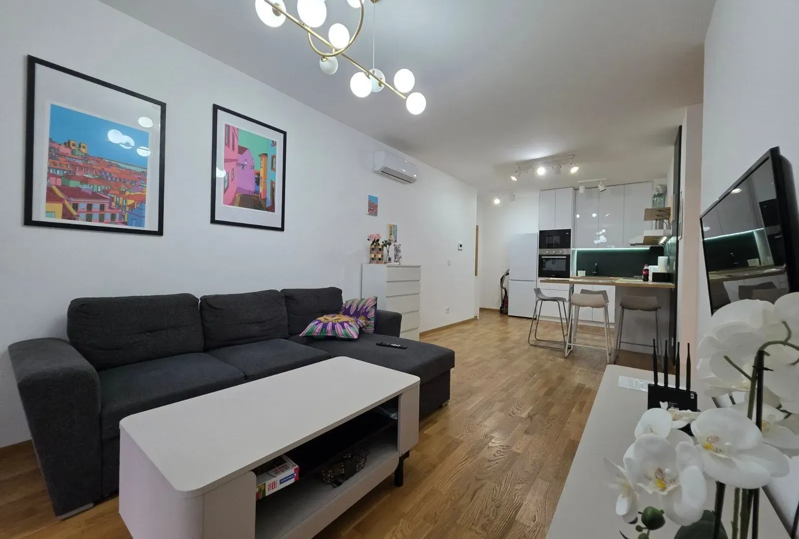 Izdavanje, dvosoban stan, 55m², Bečići, Budva