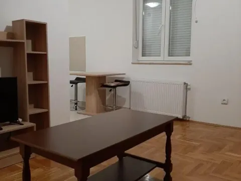 Izdavanje, garsonjera, 28m², Bulevar patrijarha Pavla, Novi Sad Sve Podlokacije - image 5