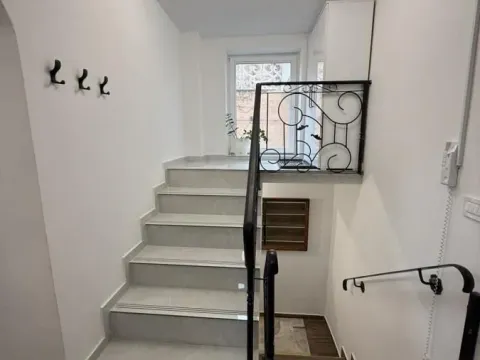 Izdavanje, kuća, 120m², Petrovaradin, Novi Sad - image 4