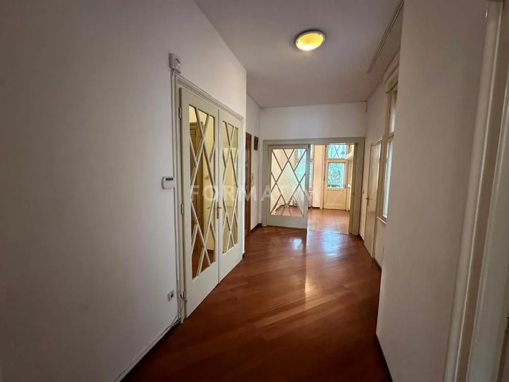 Izdavanje, stan, 305m², Kalenić Pijaca, Vračar Sve Podlokacije