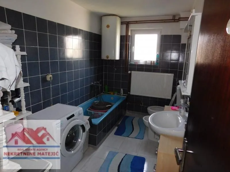 Prodaja, kuća, 250m², Ćava, Kragujevac