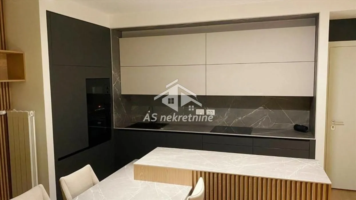Izdavanje, trosoban stan, 86m², Savski Venac, Beograd