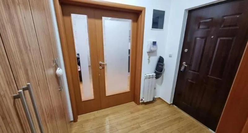 Izdavanje, trosoban stan, 88m², Kalenić Pijaca, Vračar Sve Podlokacije