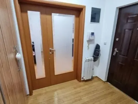 Izdavanje, trosoban stan, 88m², Kalenić Pijaca, Vračar Sve Podlokacije - image 12