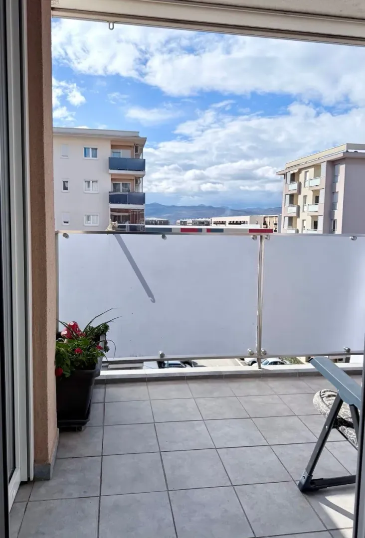 Prodaja, četvorosoban stan, 72m², Podgorica, Crna Gora