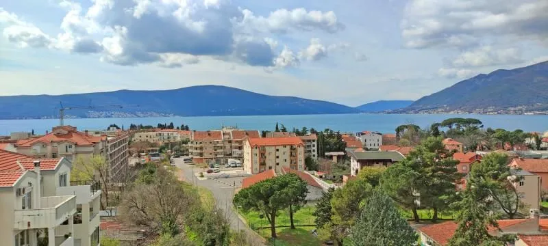 Prodaja, trosoban stan, 143m², Tivat, Crna Gora