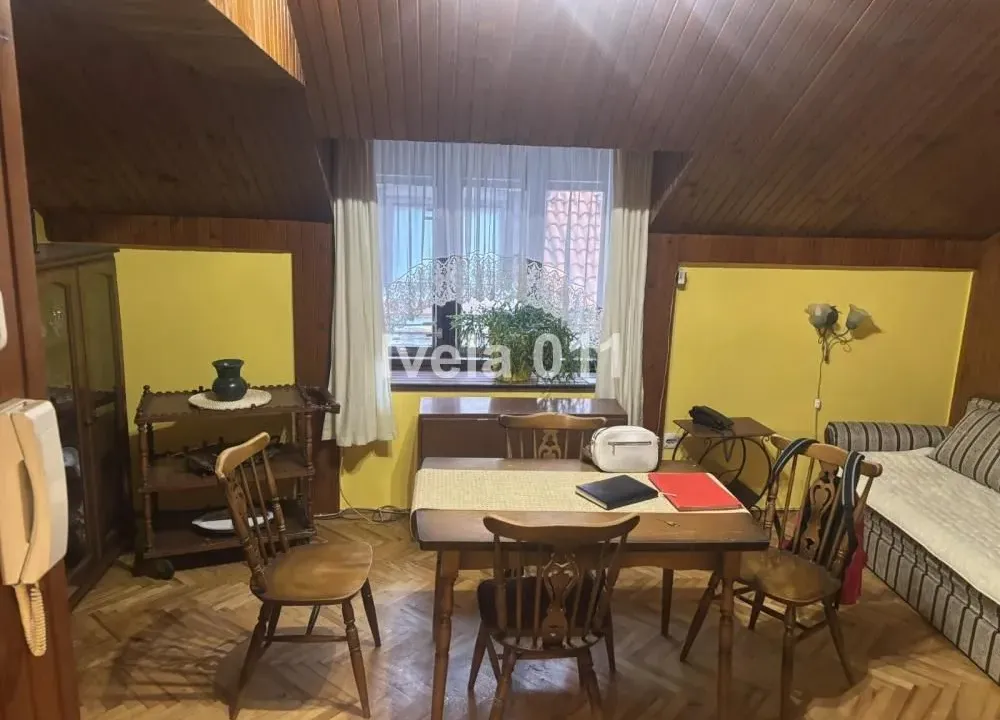 Prodaja, četvorosoban stan, 88m², Cvetni Trg, Vračar Sve Podlokacije