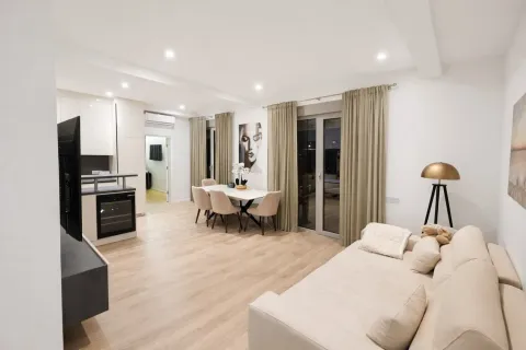 Prodaja, dvosoban stan, 90m², Mrčevac, Tivat - image 1