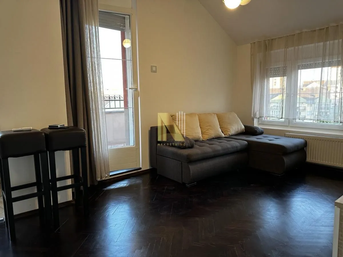 Izdavanje, jednosoban stan, 43m², Cara Dušana, Novi Sad Sve Podlokacije