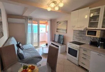 Izdavanje, jednosoban stan, 44m², Tivat, Crna Gora - image 4