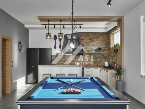 Izdavanje, kuća, 200m², Petrovaradin, Novi Sad - image 6