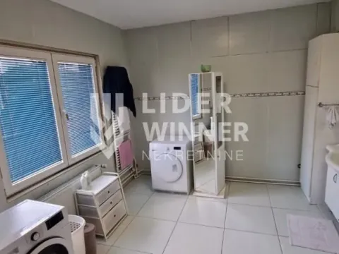 Izdavanje, kuća, 190m², Čukarica, Beograd - image 15