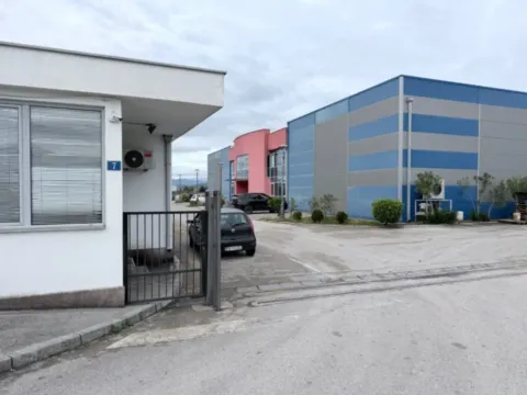 Izdavanje, poslovni prostor, 2000m², Kuće Rakića, Podgorica - image 2