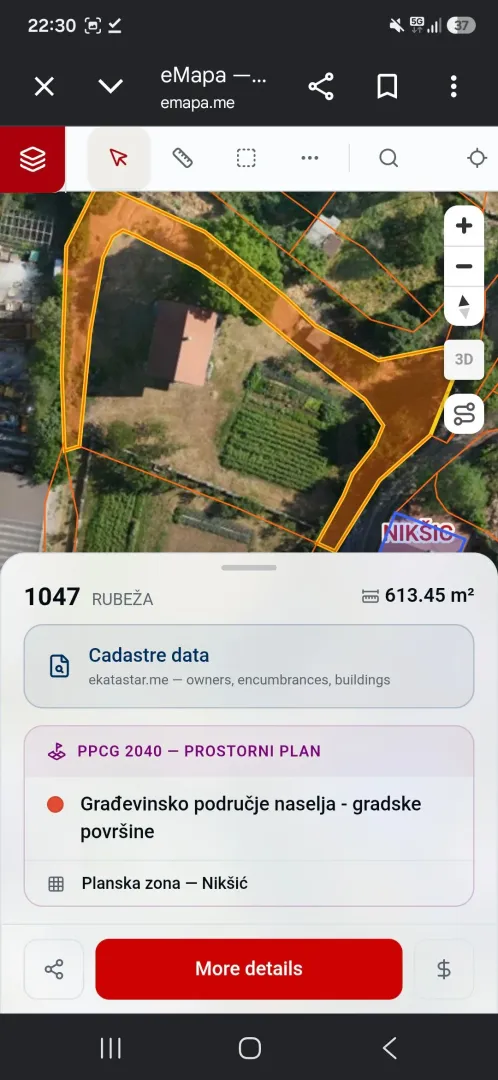 Katastarski plan parcele sa prikazanim granicama i površinom.