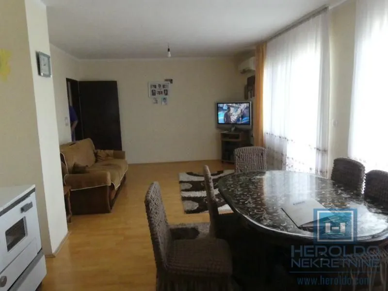 Prodaja, kuća, 279m², Strelište, Jagodina