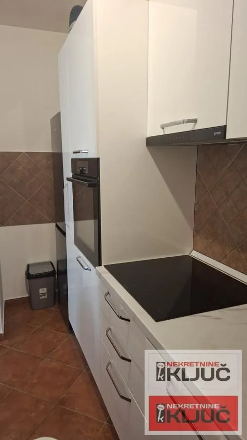 Izdavanje, jednosoban stan, 41m², Bulevar Oslobodjenja, Novi Sad Sve Podlokacije