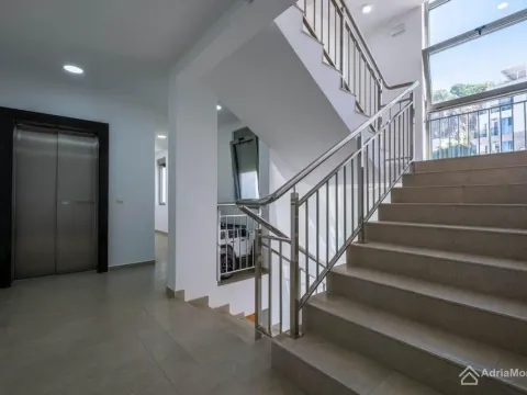 Prodaja, dvosoban stan, 87m², Tivat, Crna Gora - image 18