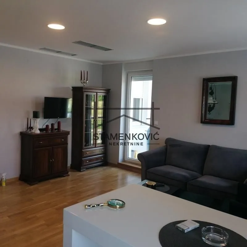 Prodaja, dvosoban stan, 50m², Sremska Kamenica, Petrovaradin