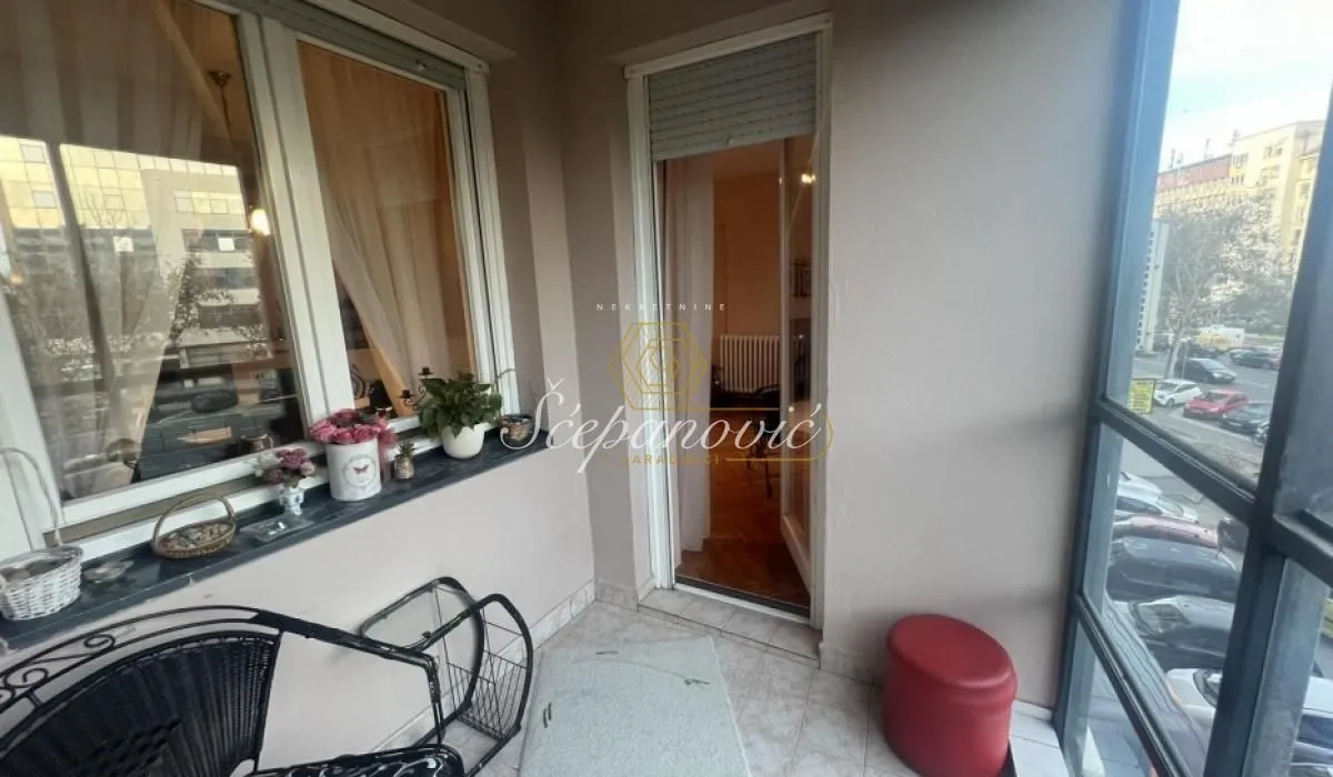 Prodaja, trosoban stan, 85m², Bulevar Oslobodjenja, Novi Sad Sve Podlokacije