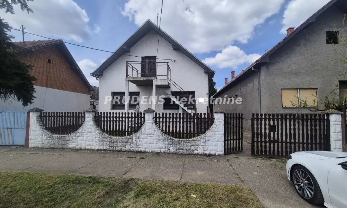 Prodaja, kuća, 318m², Surčin, Beograd