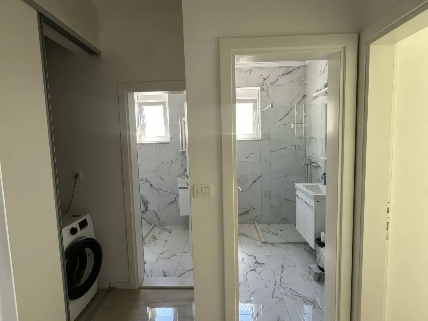Izdavanje, dvosoban stan, 80m², Kumbor, Herceg Novi