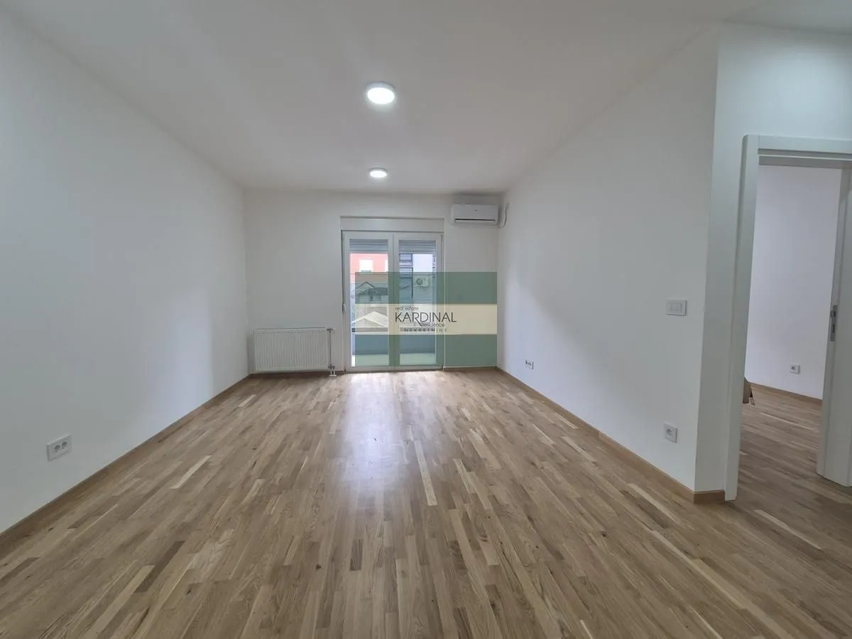 Izdavanje, dvosoban stan, 53m², Centar, Jagodina