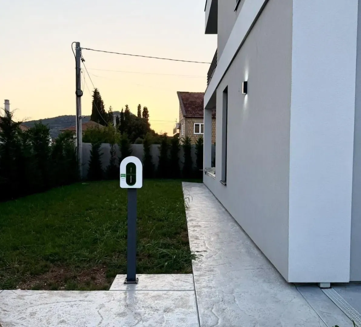 Sale, house, 225m², Gornja Gorica, Podgorica