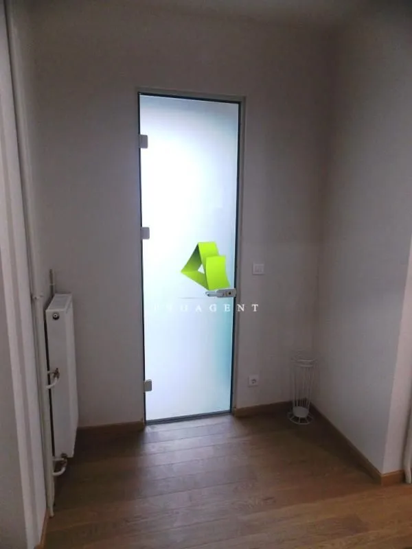 Rent, office space, 73m², Medijana, Niš