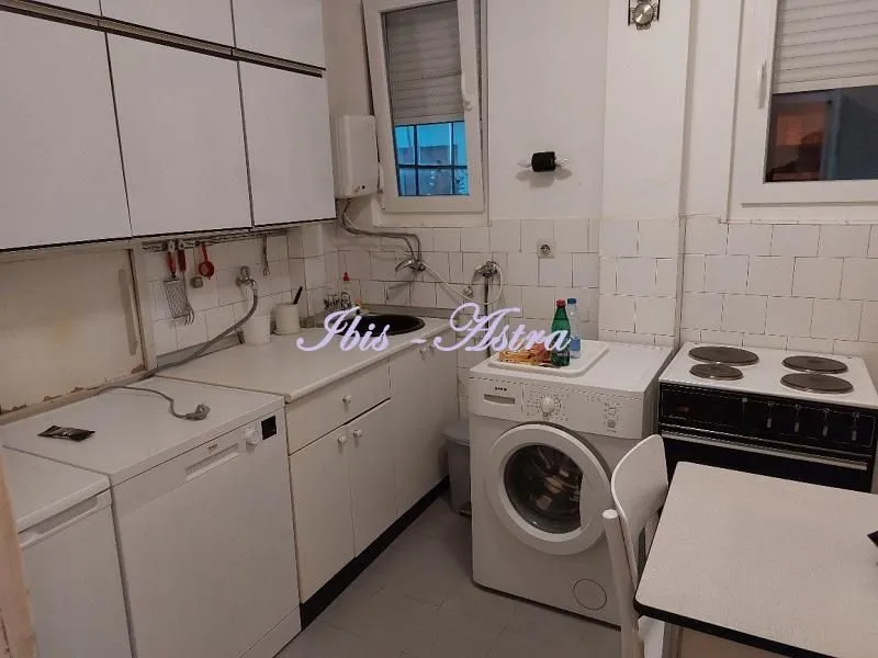 Izdavanje, trosoban stan, 68m², Novi Beograd Blok 1 Fontana, Novi Beograd Sve Podlokacije