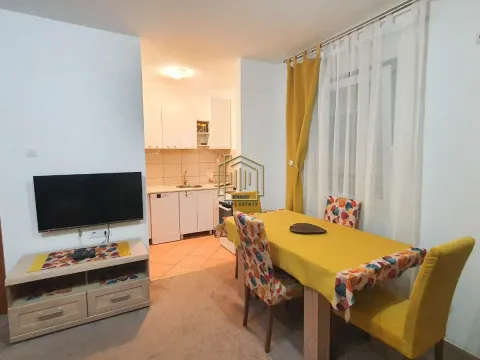 Izdavanje, dvosoban stan, 63m², Blok 9, Podgorica - image 3