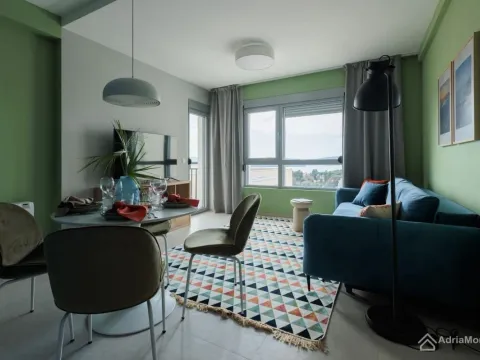 Prodaja, jednosoban stan, 45m², Centar, Tivat - image 4