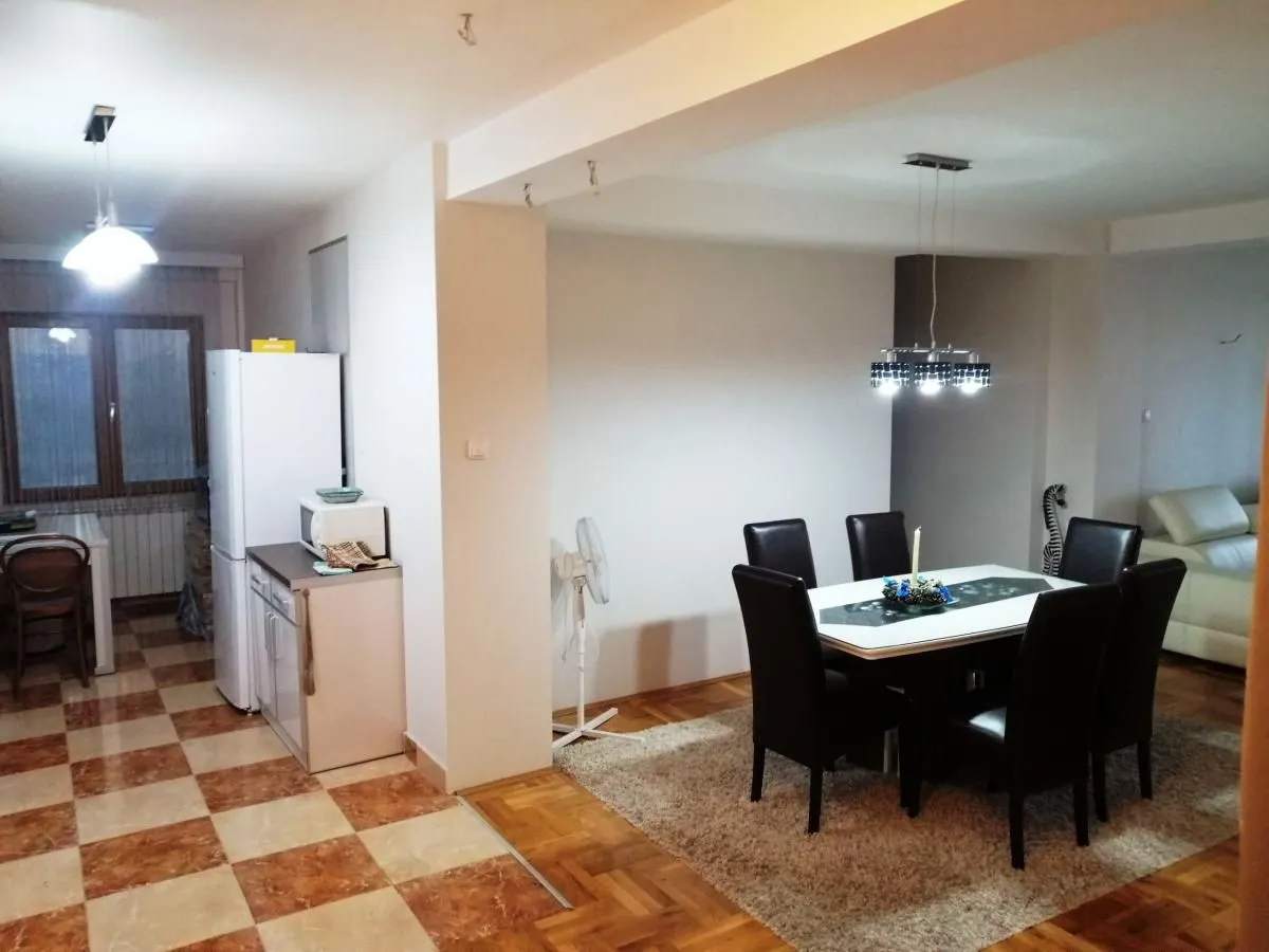 Prodaja, trosoban stan, 95m², Centar, Niš