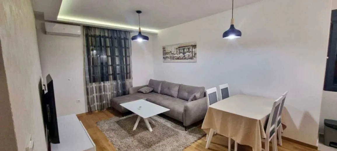 Izdavanje, dvosoban stan, 55m², City Kvart, Podgorica