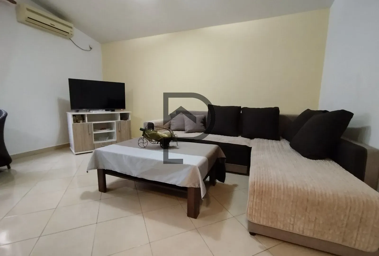 Izdavanje, stan, 45m², Gornja Gorica, Podgorica