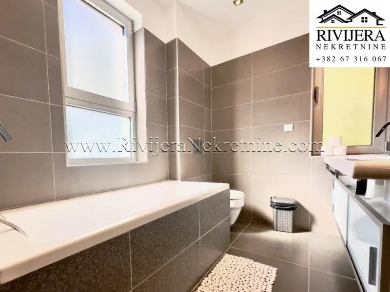 Prodaja, kuća, 405m², Strp, Kotor