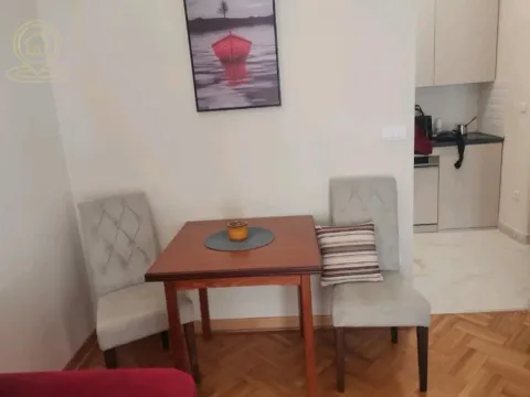 Izdavanje, jednosoban stan, 27m², Stari Grad, Beograd - image 3