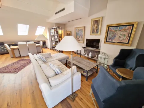 Sale, three bedroom apartment, 192m², Stari Grad, Budva - image 31